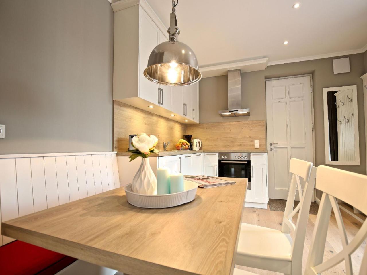 Kleine Charlotte - Traumwohnung Mit Terrasse Fuer 4 Personen วังเกร์โอเกอ ภายนอก รูปภาพ