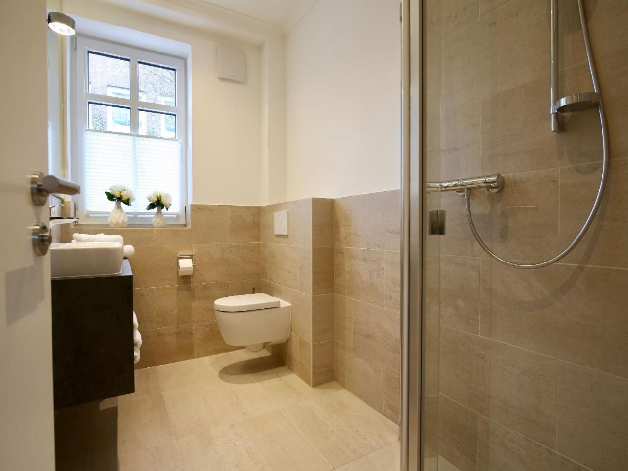 Kleine Charlotte - Traumwohnung Mit Terrasse Fuer 4 Personen วังเกร์โอเกอ ภายนอก รูปภาพ