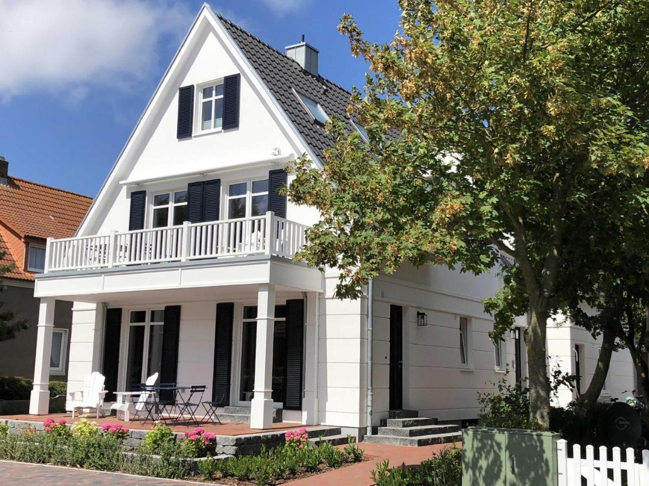 Kleine Charlotte - Traumwohnung Mit Terrasse Fuer 4 Personen วังเกร์โอเกอ ภายนอก รูปภาพ
